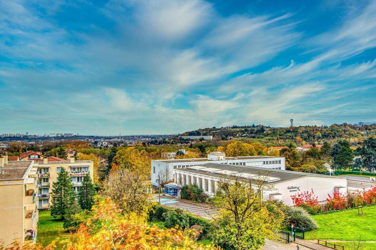 Appartement entier, L'Horizon - Climatisé - T2 proche Hôpital Lyon Sud et métro in Saint-Genis-Laval, Lyon et ses environs
