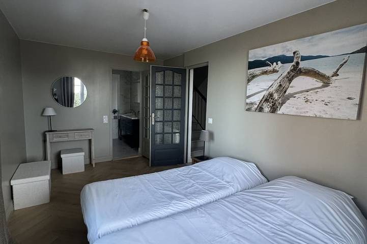 Gîte pour 16 personnes, avec jardin et terrasse dans Plage de Puys - 4