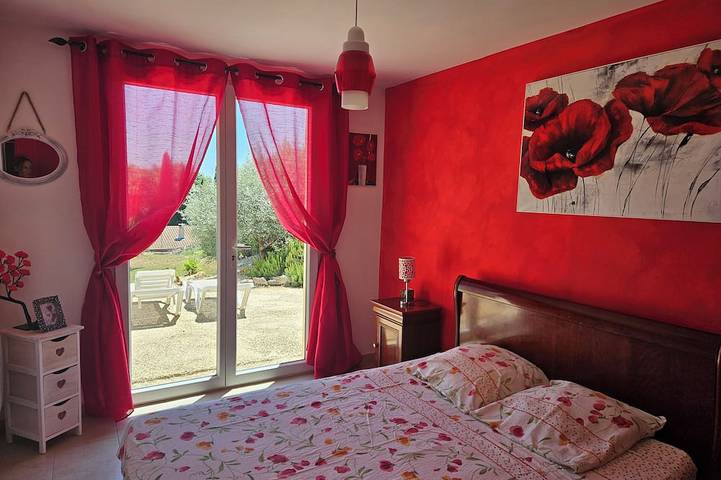 Location de vacances pour 4 personnes, avec jardin et terrasse à Combas - 2