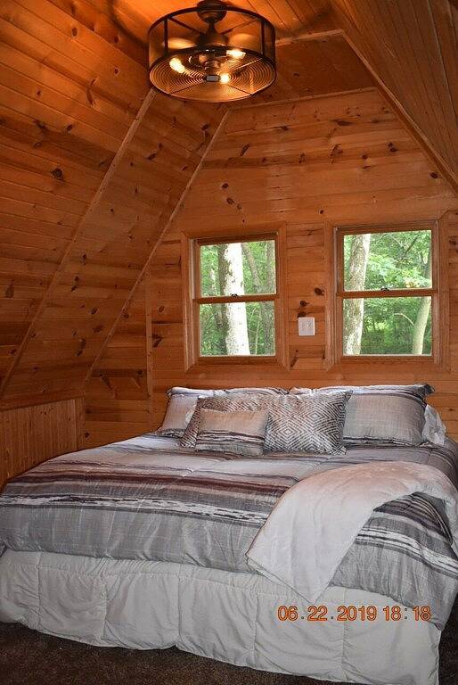 Log Cabin for 4 Guests in Wisconsin, USA