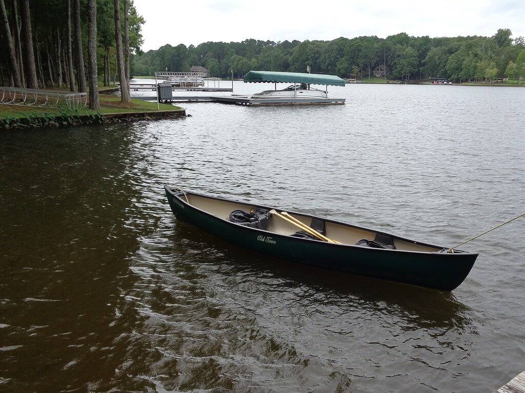 Abgelegener A-Frame in der Nähe von Marina @Family & Pet-Friendly Oconee! Dock! Kanu! Whirlpool! in Lake Oconee