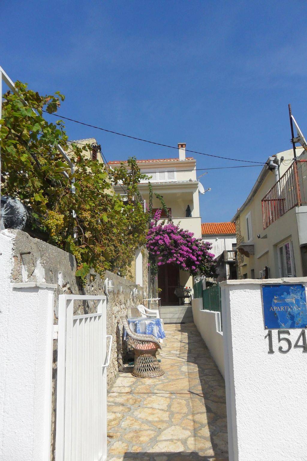 Ganze Wohnung, Im Erdgeschoss mit Panorama-Blick in Diklo (Zadar), Zadar (Kommun)