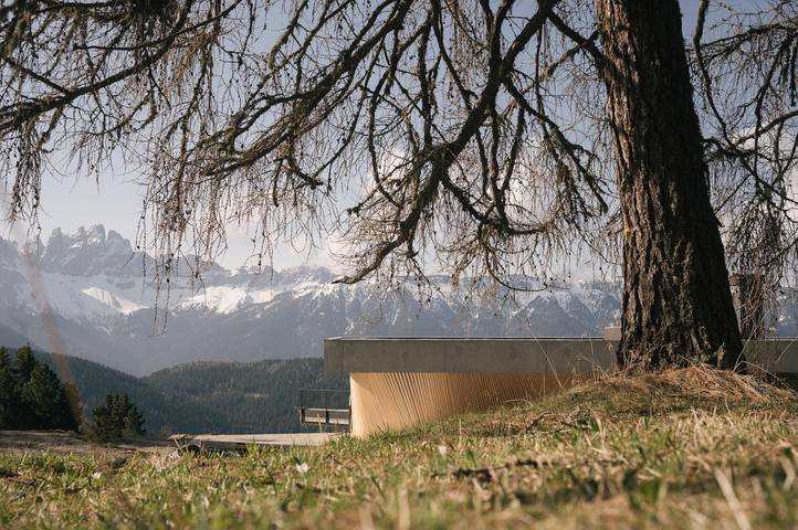 Apartment Hotel "Anders Mountain Suites 2" con sauna privata, accesso alle piste e Wi-Fi in Eores, Bressanone