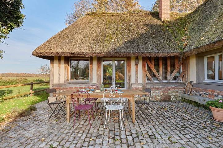 Location de vacances pour 8 personnes, avec jardin, animaux acceptés à Saint-Ouen-des-Champs