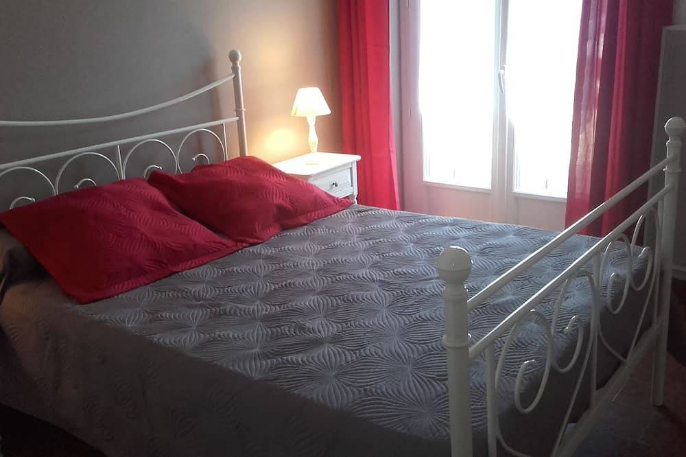 Appartement entier, Plouhinec: appartement dans longère in Plouhinec (Morbihan), Côte des Mégalithes