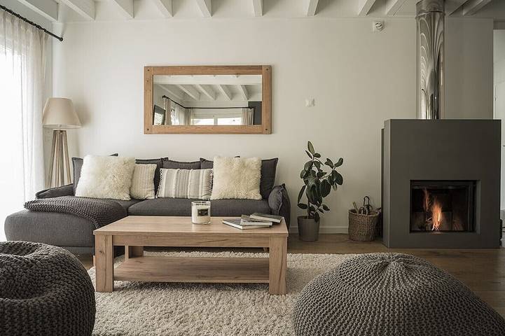 Gîte pour 8 personnes, avec jardin ainsi que jacuzzi et terrasse à Nâves-Parmelan