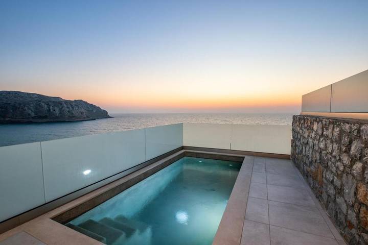 Location de vacances pour 2 personnes, avec jacuzzi ainsi que piscine et jardin dans Karpathos - 2