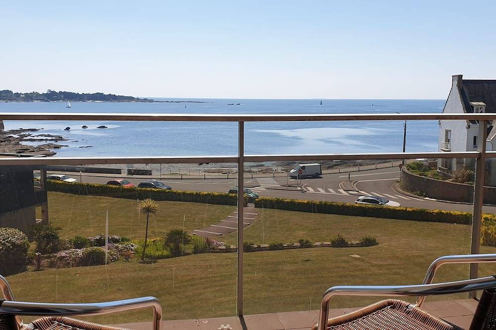 Appartement entier, Joli Studio avec Grand Balcon vue mer en plein centre de Concarneau in Concarneau, Région de Quimper