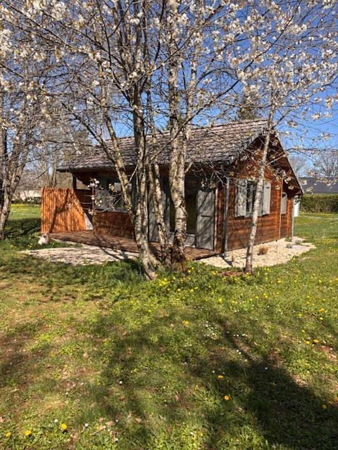 Gîte pour 2 personnes, avec jardin et terrasse à Rodelle