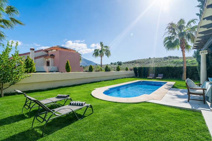 Cubo's Casa Los Nebrales & Private Pool in Coín, Cordillera Penibética