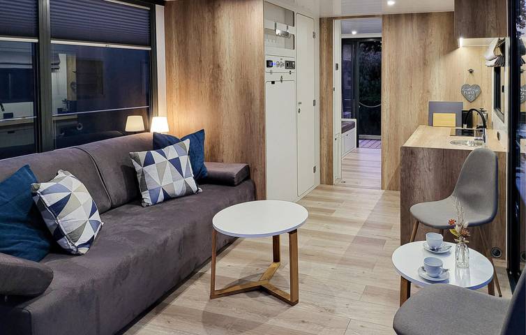 Hausboot am Flussufer mit Terrasse, Parkplatz – in Strand- und Restaurantnähe in Pritzerbe, Havelsee