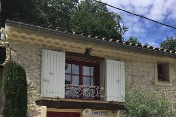 Gîte pour 4 personnes, avec jardin, animaux acceptés à Mirabel-aux-Baronnies