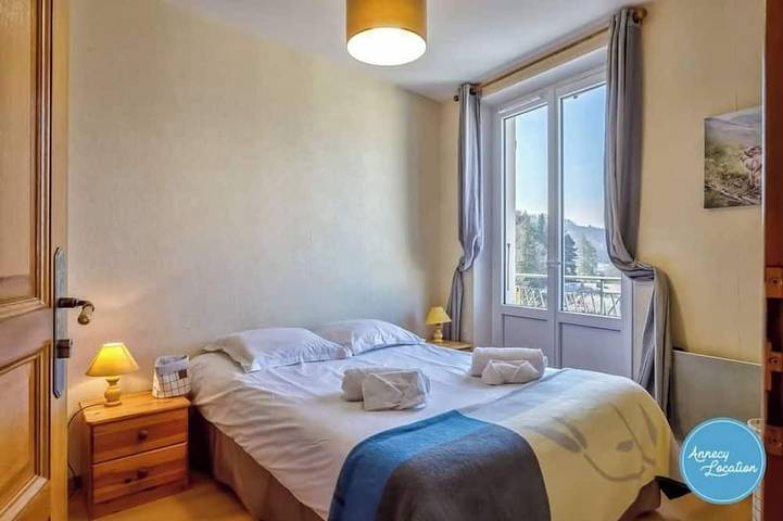 Gîte pour 4 personnes, avec terrasse à Menthon-Saint-Bernard - 2