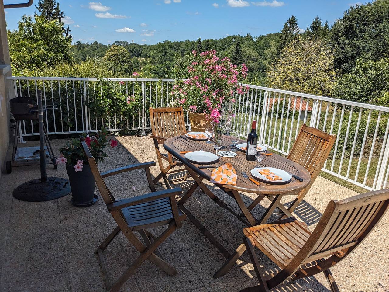 Gîte 'Le Bûcher' – Authentieke charme met terras, balkon en gedeelde tuin midden in de natuur in Saint-Jory-de-Chalais, Regionaal Natuurpark van de Perigord-Limousin