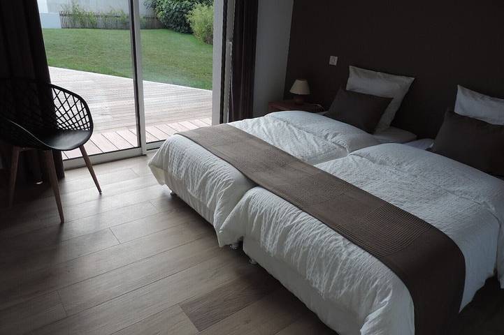 Location de vacances pour 6 personnes, avec terrasse ainsi que jacuzzi et jardin, animaux acceptés dans Port de Kérity - 2