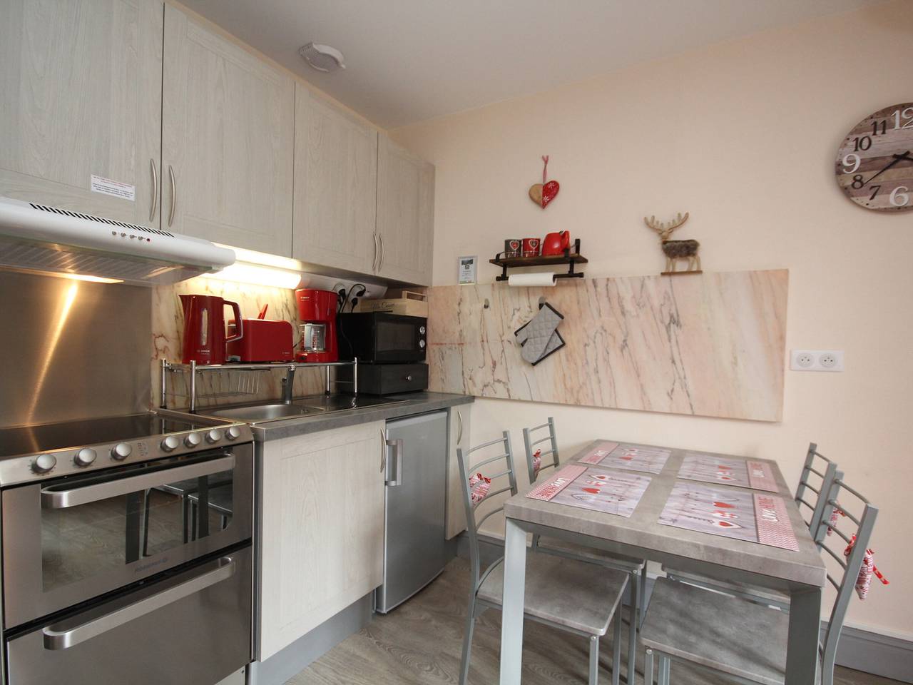 Appartement entier, Charmant T2 avec balcon et Wifi au centre du Mont-Dore in Mont-Dore, Parc naturel régional des Volcans d'Auvergne