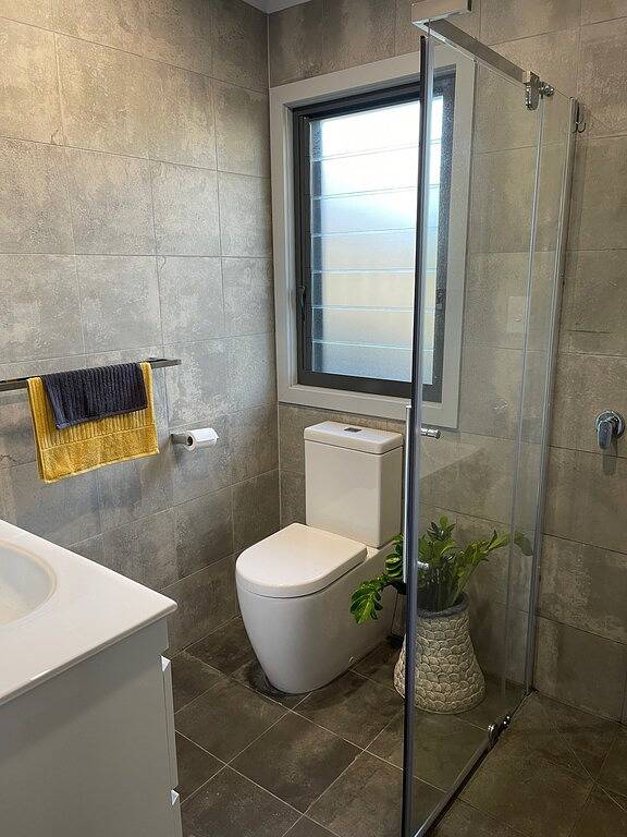 Artnest Getaway Walk to the beach - dog friendly in Ettalong Beach, New South Wales