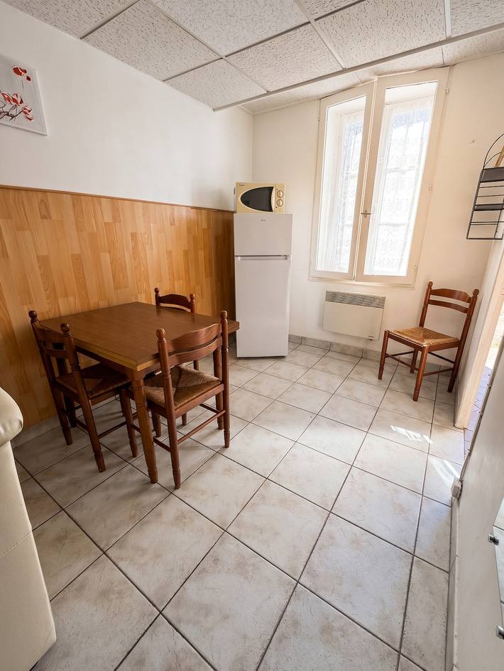 Ganze Wohnung, Charmante Wohnung in Néris-les-Bains - 30 m² - Privater Garten in Néris-les-Bains, Montluçon und Umgebung