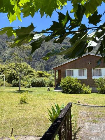 Gîte pour 4 personnes, avec jardin ainsi que terrasse et vue, animaux acceptés à La Plaine-des-Palmistes