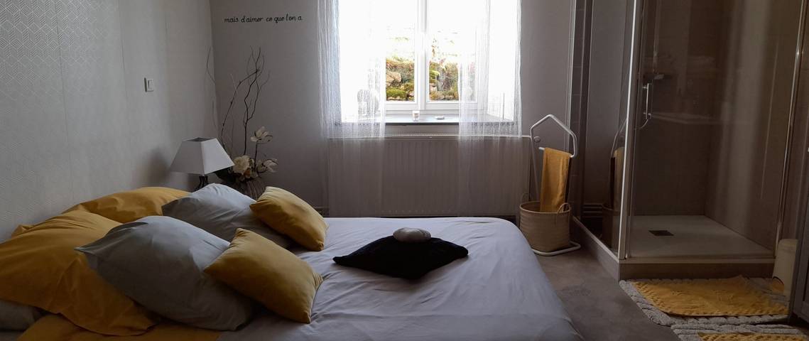 Chambre d’hôte pour 2 personnes, avec Terrasse et Jardin dans Neufchâteau