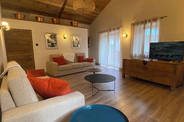 Gîte pour 12 personnes, avec balcon à Sollières-Sardières