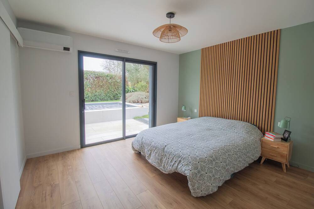 Contemporary family home with outdoor pool and garden in Prinquiau, Valle del Loira