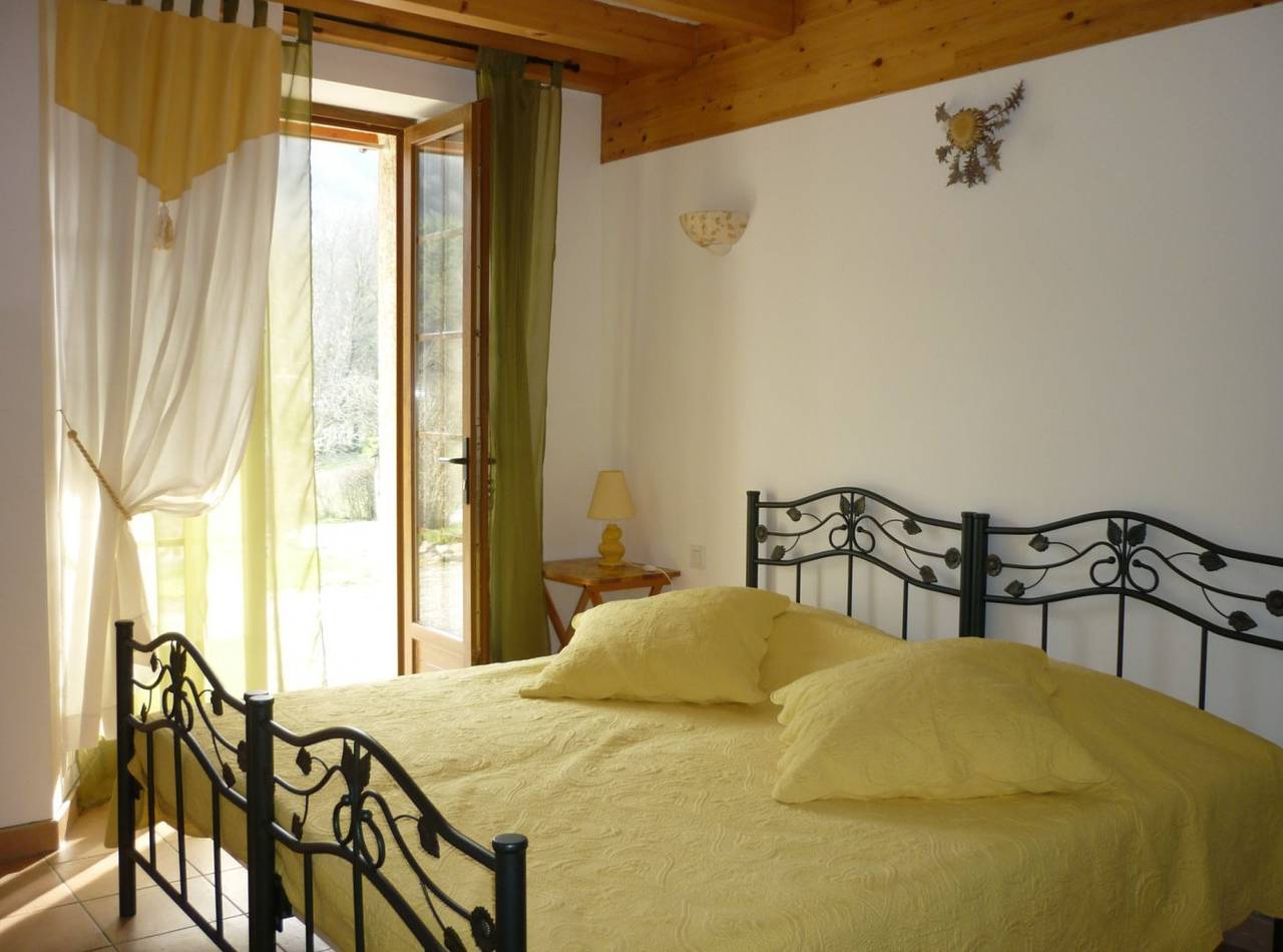 Chambres d'hôtes La Bourdasse - Chambre L'Ariègeoise in Loubens, Parc naturel régional des Pyrénées ariégeoises