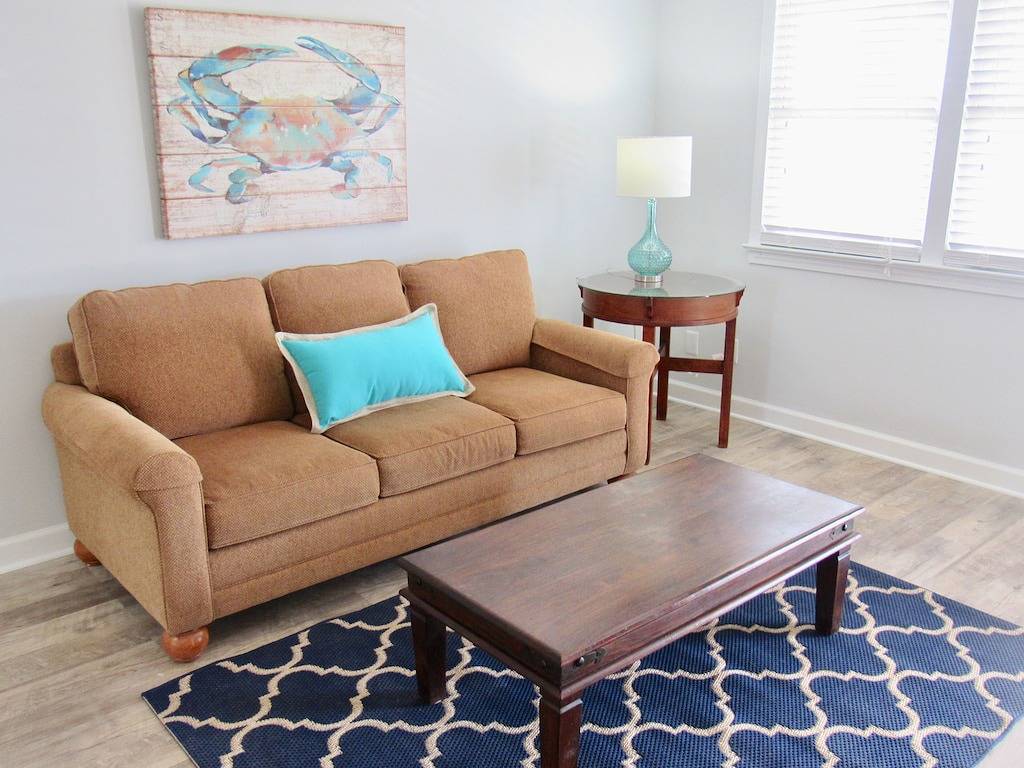 Ganze Wohnung, Atlantic Oasis, Neu für 2018, Renoviert, weniger als 1 Block vom Strand entfernt! in Nags Head, Dare County