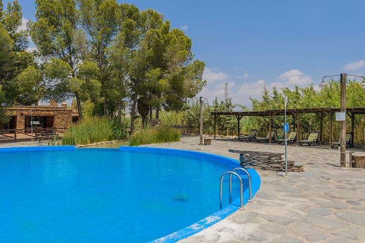 Villa pour 4 personnes, avec piscine et jardin - 1