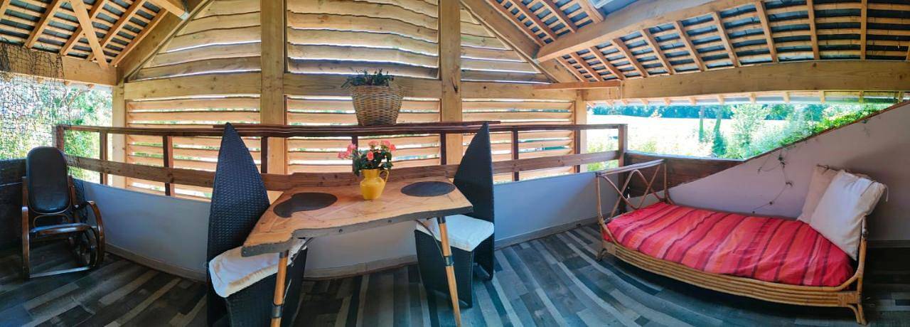 Location de vacances pour 2 personnes, avec Terrasse ainsi que Jardin et Vue à Tréméreuc - 4