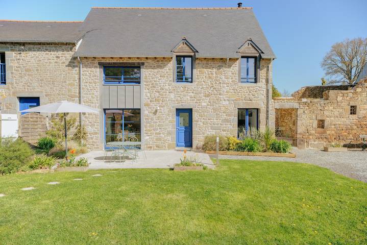 Maison de vacances 'La Ferme D'Alcide' avec terrasse privée, jardin privé et Wi-Fi in Québriac, Région de Rennes