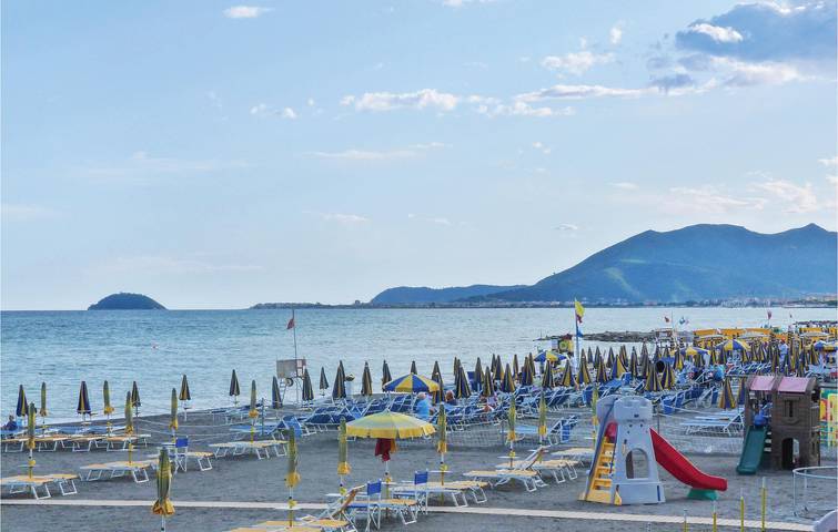 Gîte pour 3 personnes, avec terrasse, adapté aux familles à Loano - 4