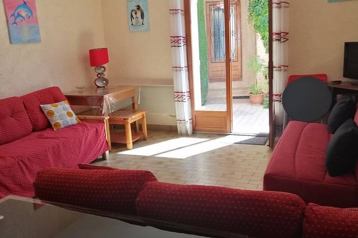 Appartement entier, Appartement 38 m2, 4 personnes, WIFI Fibre, bord du lac de Ste Croix du verdon in Sainte-Croix-du-Verdon, Gorges du Verdon