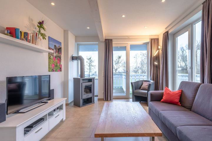 Ferienwohnung für 6 Personen, mit Balkon und Whirlpool sowie Sauna und Seeblick in Rechlin - 4