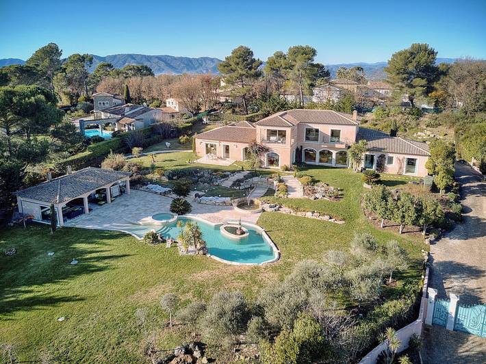 Villa pour 12 personnes, avec balcon et sauna ainsi que jardin et jacuzzi, adapté aux familles dans les Alpes maritimes - 2