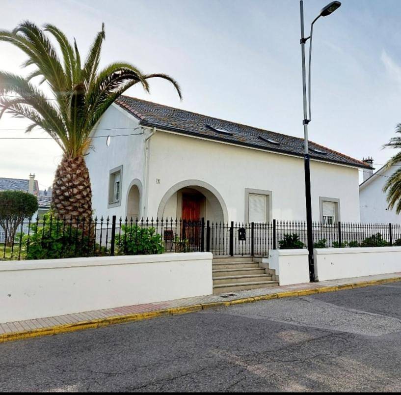 Six-Bedroom House in Praia de Tupide (Foz), Foz