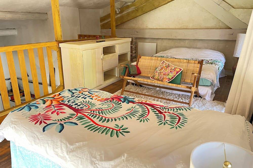 Havana - B&B in a 5000 M2 estate at the foot of the Colorado mountains in Rustrel, Parque natural regional del Luberon