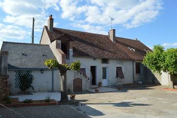 Gîte pour 6 personnes, avec jardin et terrasse à Suèvres