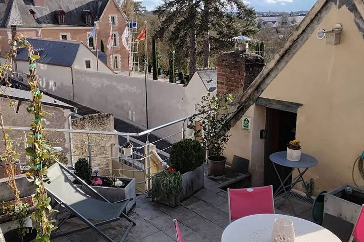 Location de vacances pour 5 personnes, avec Terrasse dans Château du Clos Lucé