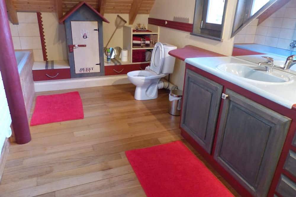 Chalet indépendant avec jardin et accès piscine près de St Pourçain in Louchy-Montfand, Allier