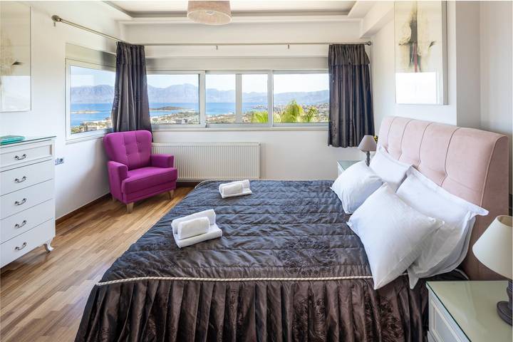 Location de vacances pour 10 personnes, avec vue sur l’océan et jardin à Agios Nikolaos - 4