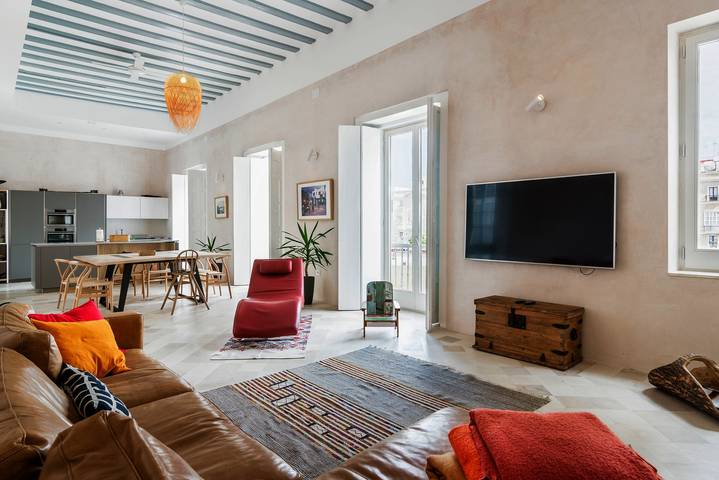 Apartamento entero, Apartamento de lujo en una ubicación de ensueño con un magnífico diseño, terraza en la azotea in Casco Antiguo de Cádiz, Cádiz