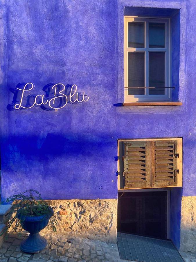 La Blu di Via Silvano 8 in Monforte d'Alba, Langhe