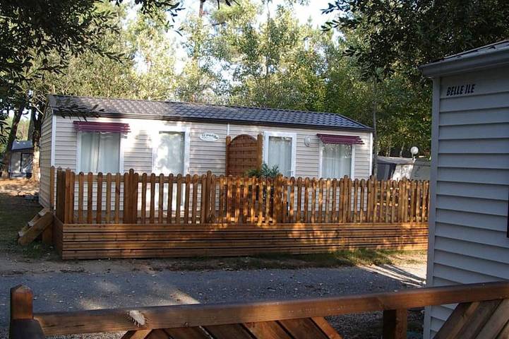 Mobil home pour 2 personnes dans Bayas