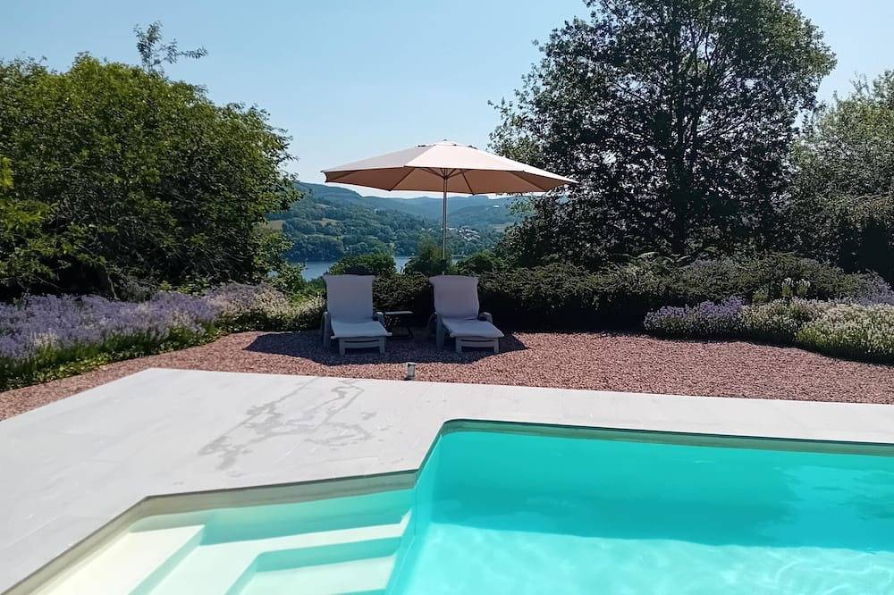 Ferienhaus in Frankreich mit Pool in Chaumard, Naturpark Morvan
