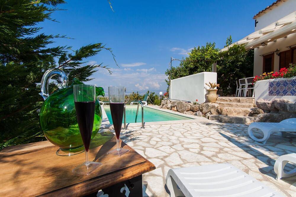 Villa antico pozzo: pool, spa, sauna, sea view, 15 minutes from Scopello in Castellammare del Golfo, Trapani Province