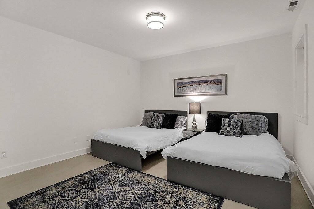 Downtown Modern and Luxurious 3 Bd/ 3.5 Ba Townhouse in Indianapolis, Indiana