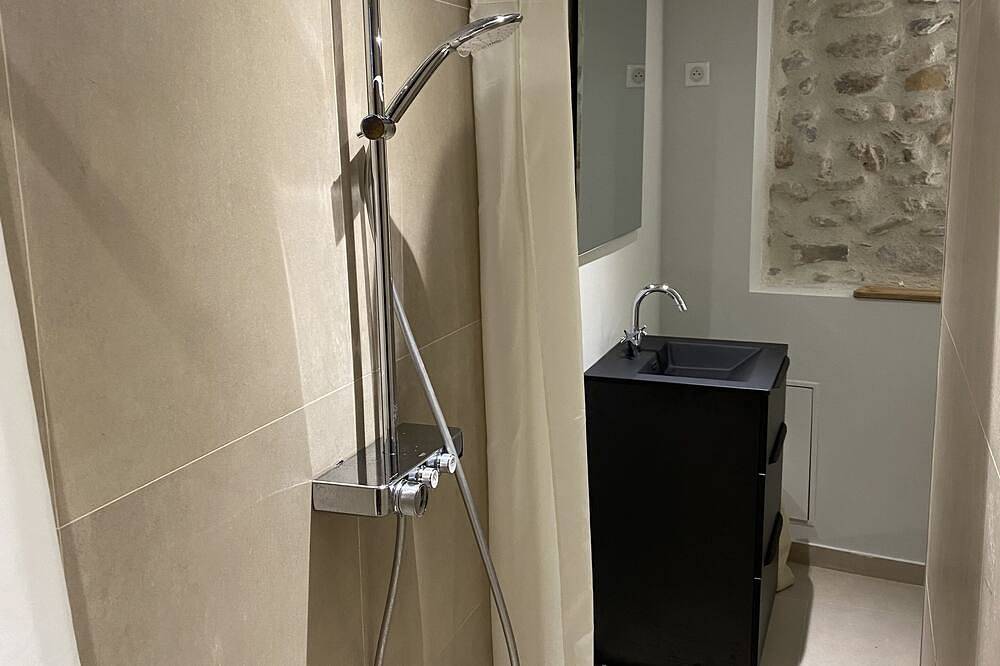 Apartamento entero, Suite Provencale De 50m² Entièrement Refait à Neuf in La Brillanne, Parque natural regional del Luberon
