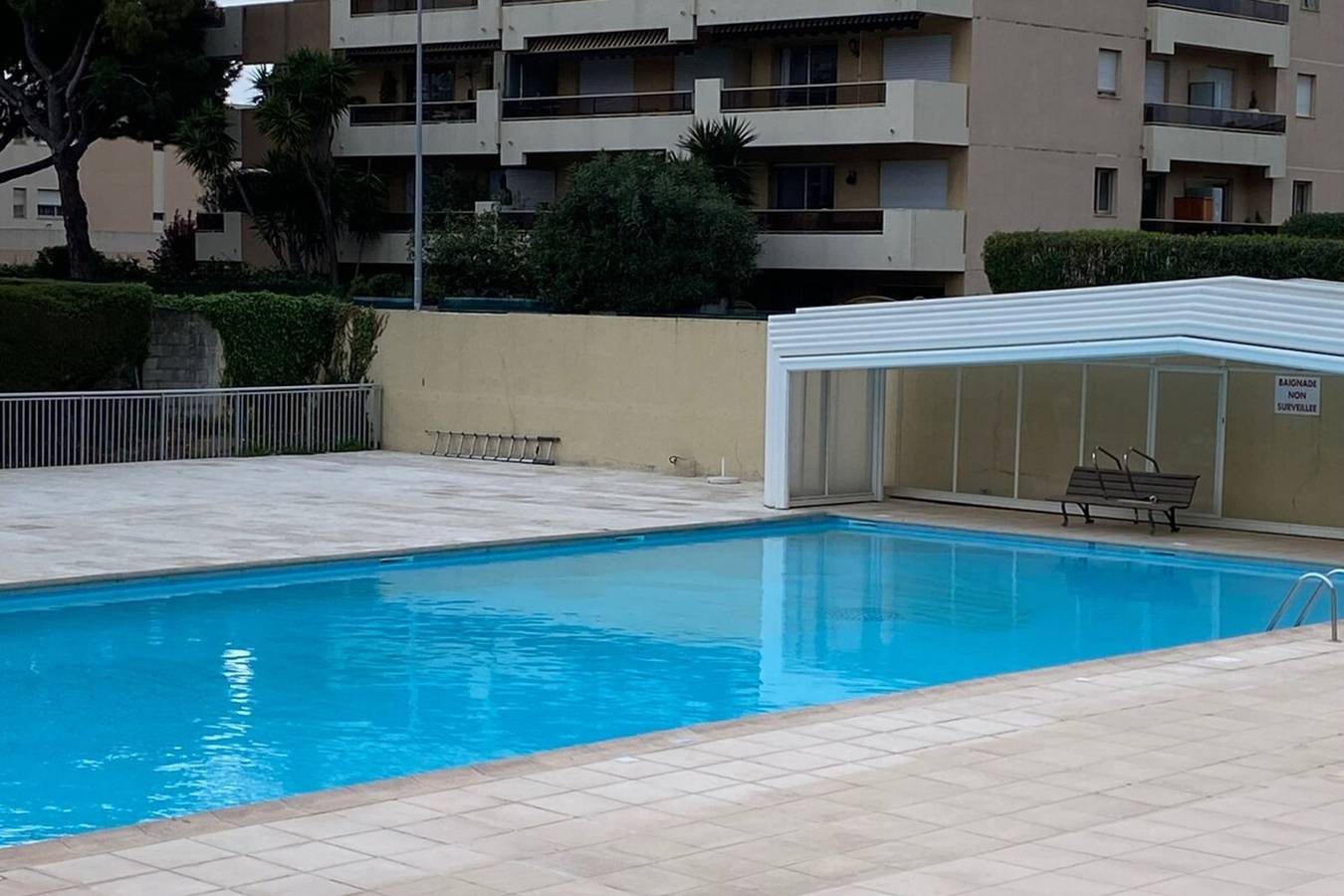 Studio entier, 06U - Beau studio en résidence - piscine et tennis in Saint-Laurent-du-Var, Côte méditerranéenne (France)