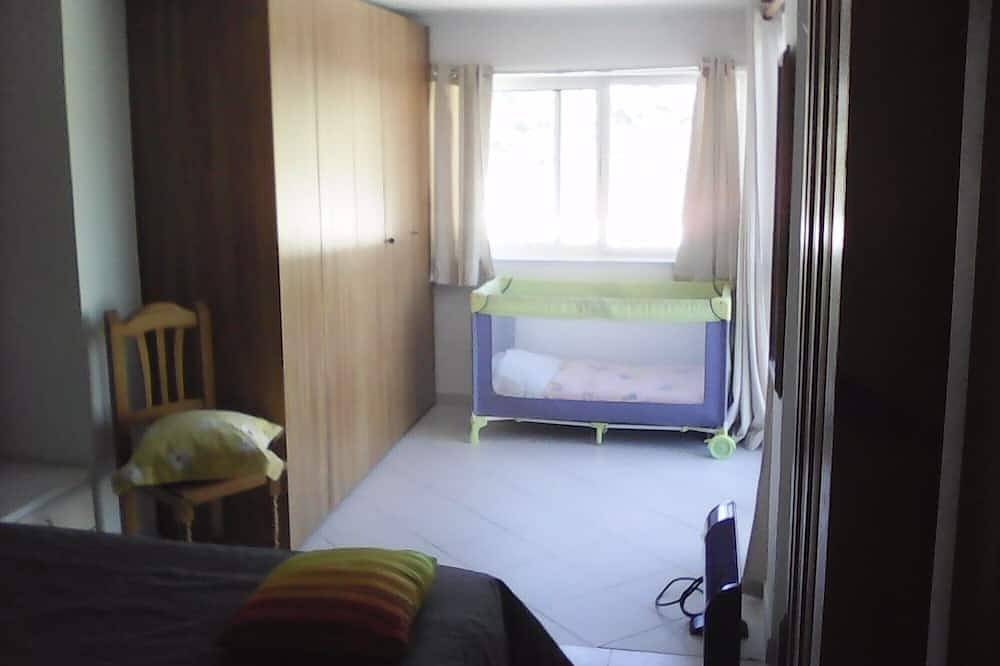 Apartamento entero, Casa de invitados independiente para familias que le guste la tranquilidad. in Rio Chillar, Frigiliana